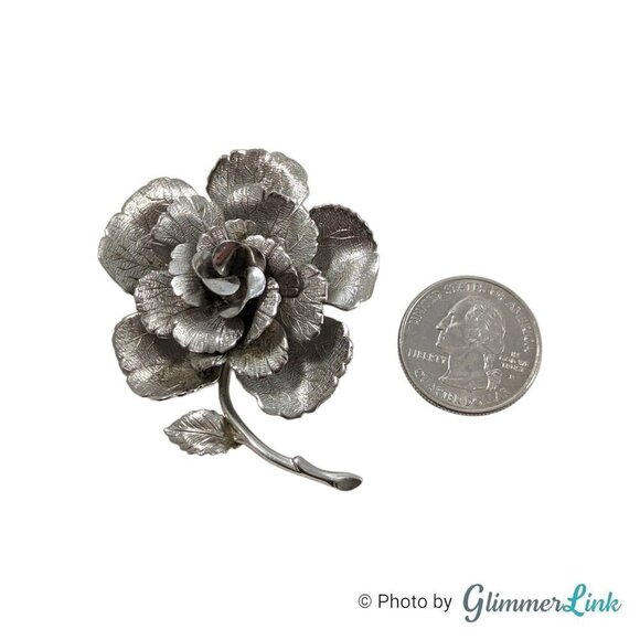 Vintage 70s Monet Textured Rose Silver Tone Brooch - Picture 5 of 8
